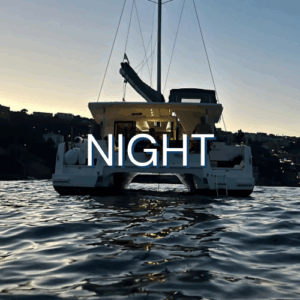 Noleggio notturno e cena catamarano
